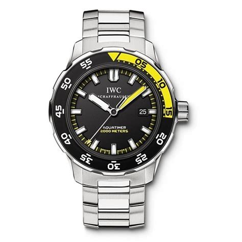 IWC Aquatimer 2000 Stainless Steel / Black / Bracelet • IW3568 .